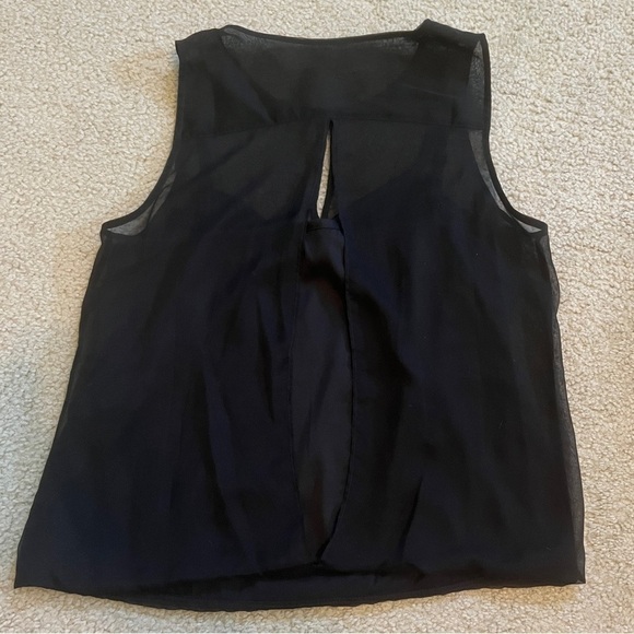 Women’s WHBM - Sleeveless Mesh Outer Layer w/ Built In Tank Top - Size 4 - Picture 2 of 4